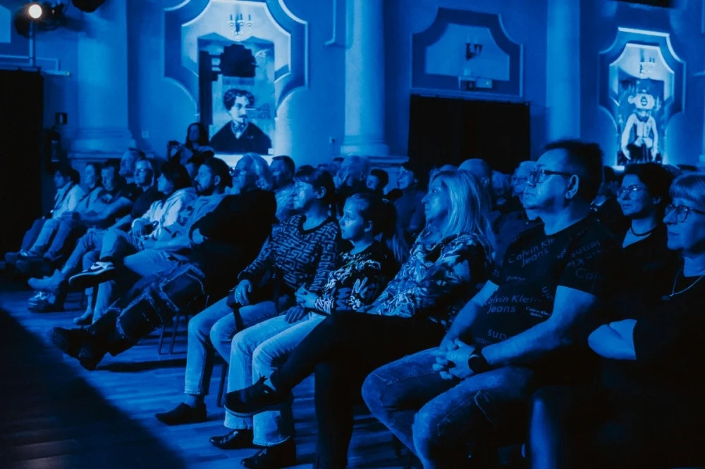 „Blues u kóz” zainaugurowany. Na scenie Maciej Lipina i Nocna Zmiana Bluesa / fot. Birdabo Studio