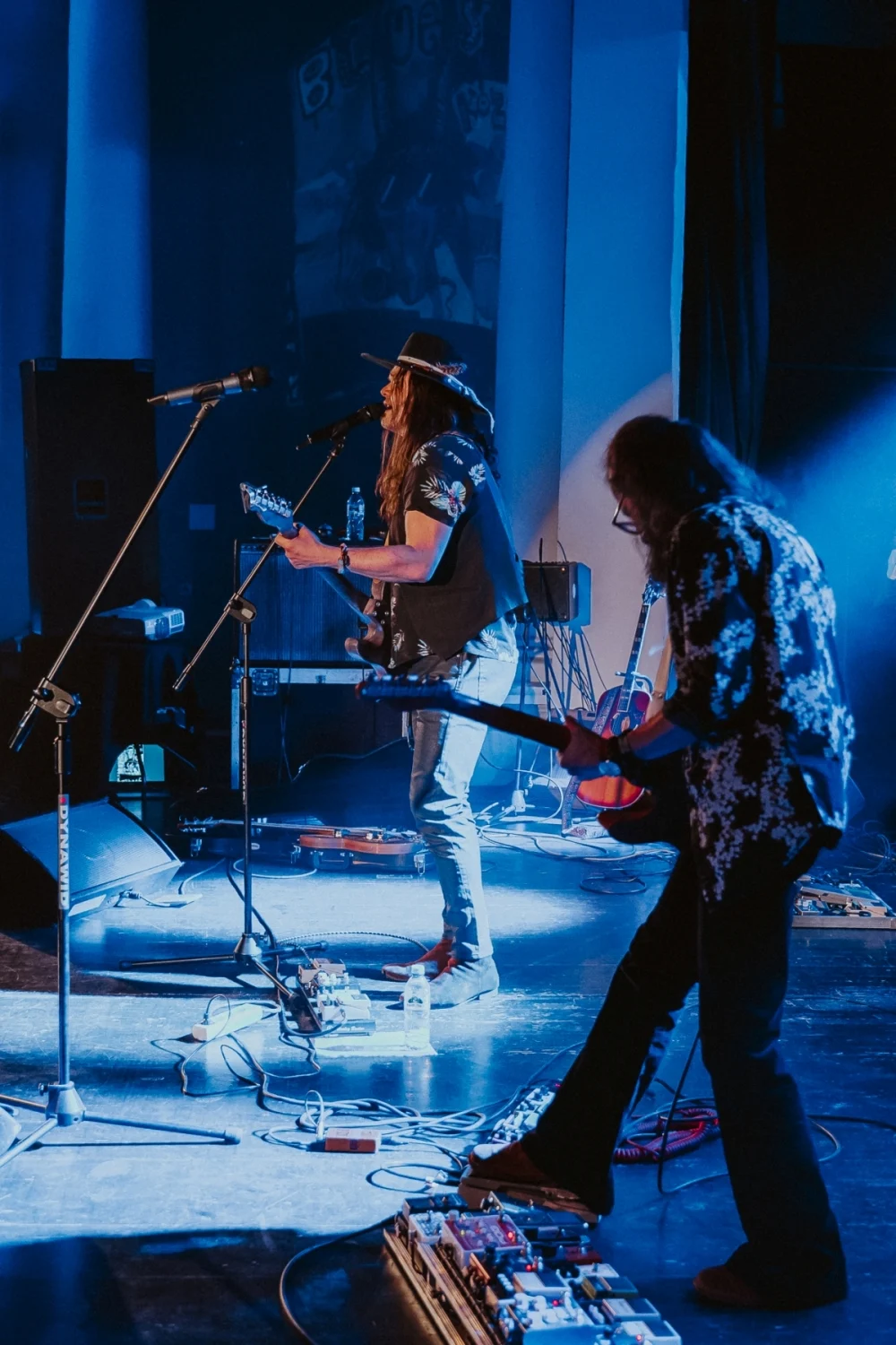 „Blues u kóz” zainaugurowany. Na scenie Maciej Lipina i Nocna Zmiana Bluesa / fot. Birdabo Studio