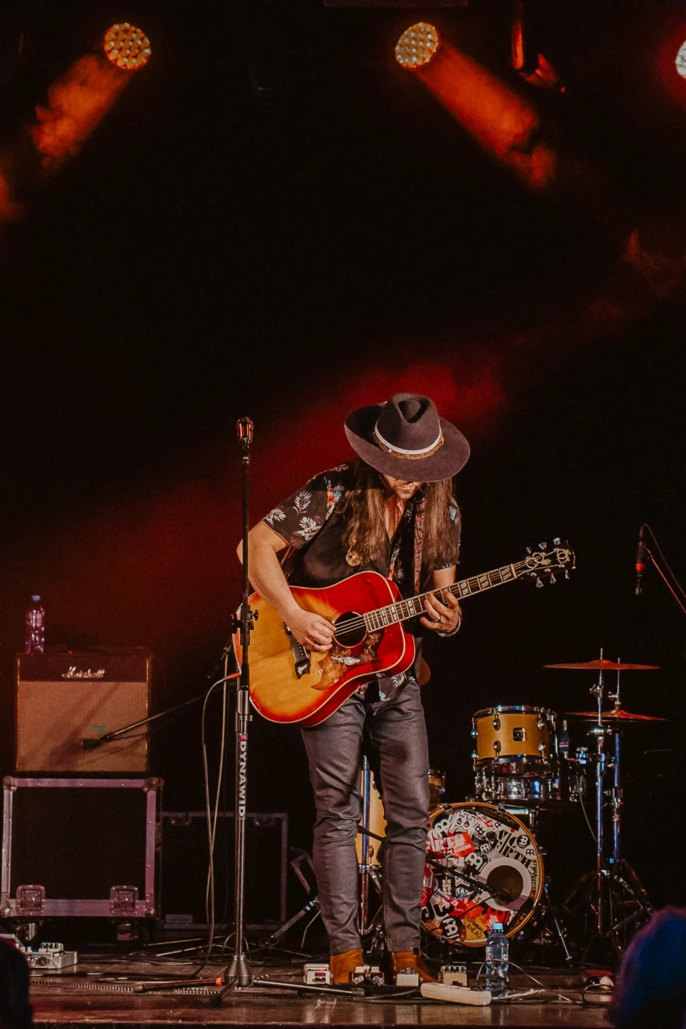 „Blues u kóz” zainaugurowany. Na scenie Maciej Lipina i Nocna Zmiana Bluesa / fot. Birdabo Studio