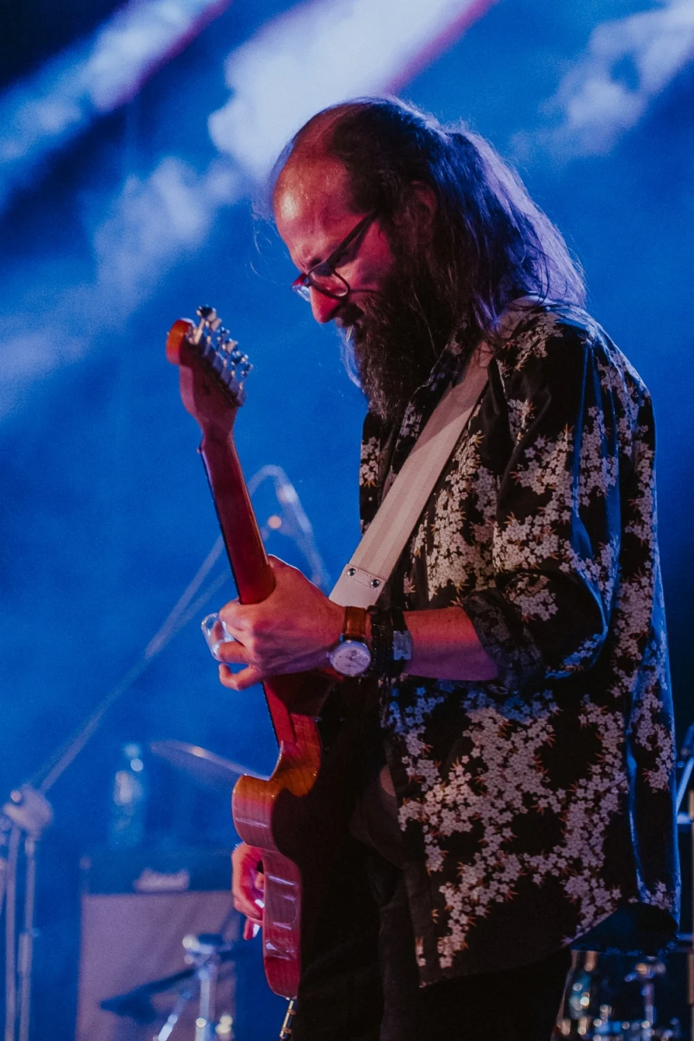 „Blues u kóz” zainaugurowany. Na scenie Maciej Lipina i Nocna Zmiana Bluesa / fot. Birdabo Studio