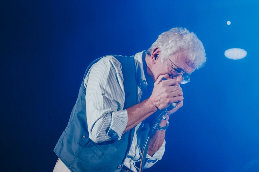 „Blues u kóz” zainaugurowany. Na scenie Maciej Lipina i Nocna Zmiana Bluesa / fot. Birdabo Studio