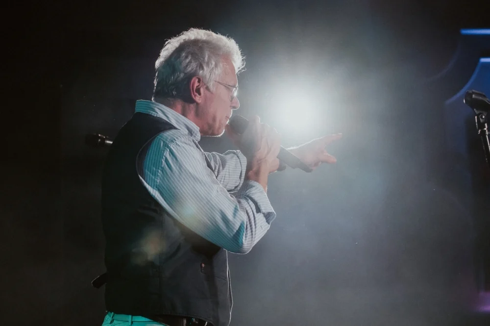 „Blues u kóz” zainaugurowany. Na scenie Maciej Lipina i Nocna Zmiana Bluesa / fot. Birdabo Studio