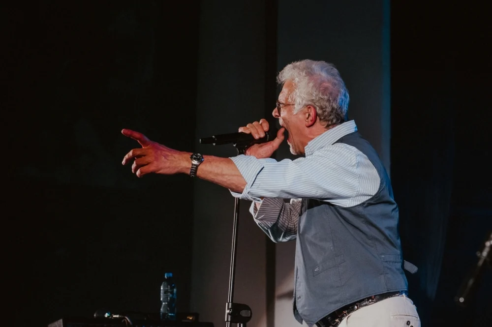 „Blues u kóz” zainaugurowany. Na scenie Maciej Lipina i Nocna Zmiana Bluesa / fot. Birdabo Studio