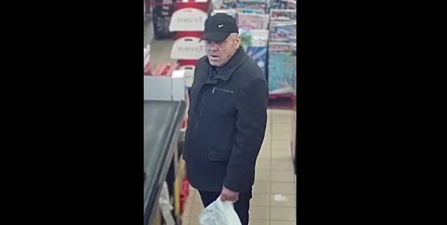 Kradzież telefonu komórkowego w Katowicach. Policjanci opublikowali wizerunek podejrzewanego. Rozpoznajesz?