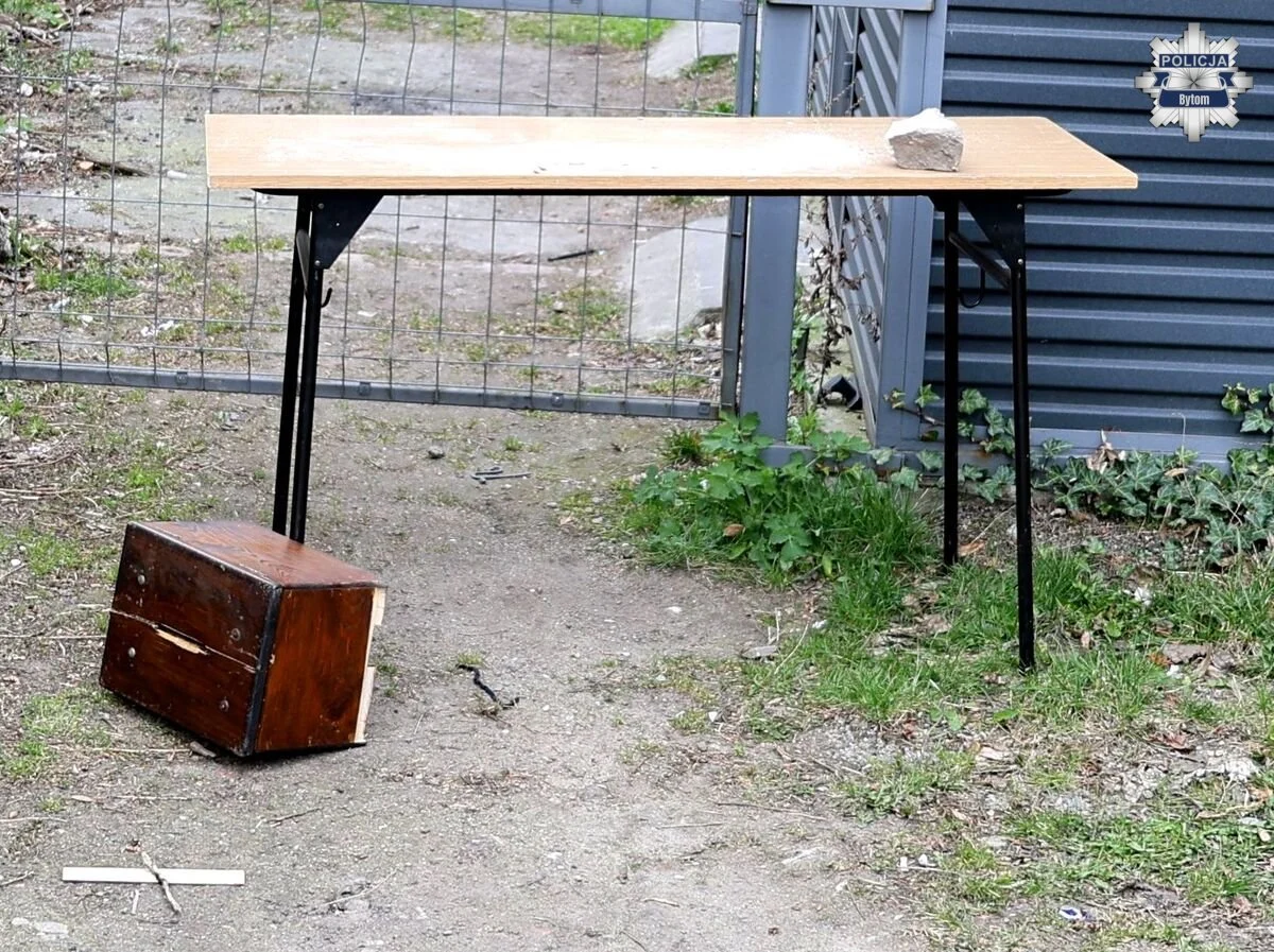 Kradzież w kościele w Bytomiu. Sprawca wyniósł skarbonę razem ze stołem