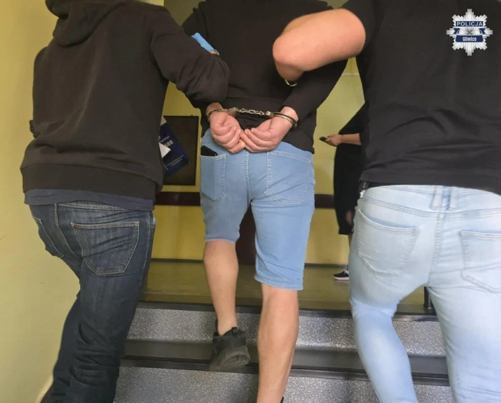 Kolizja na ul. Mikołowskiej w Gliwicach. Kierowca Volkswagena był nietrzeźwy