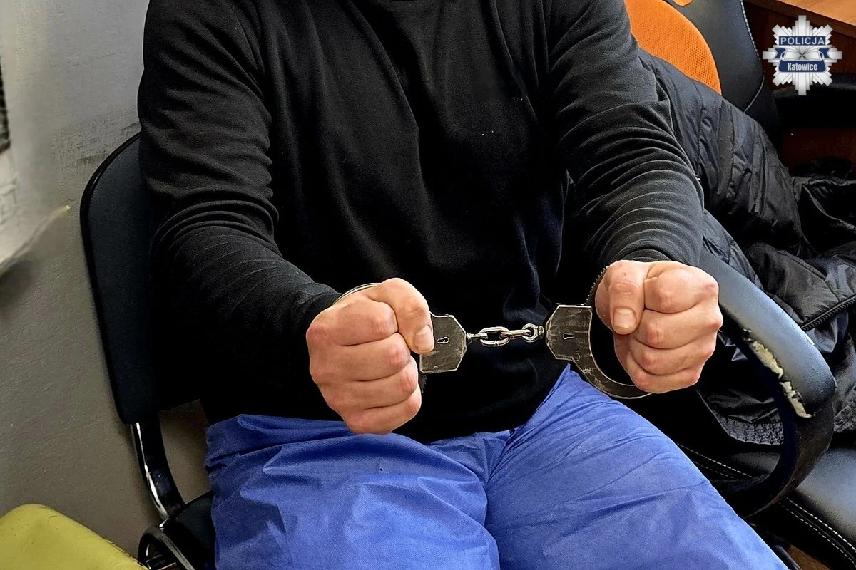 Uciekał przed policją i schował się w kontenerze na śmieci - zatrzymany z ponad kilogramem narkotyków