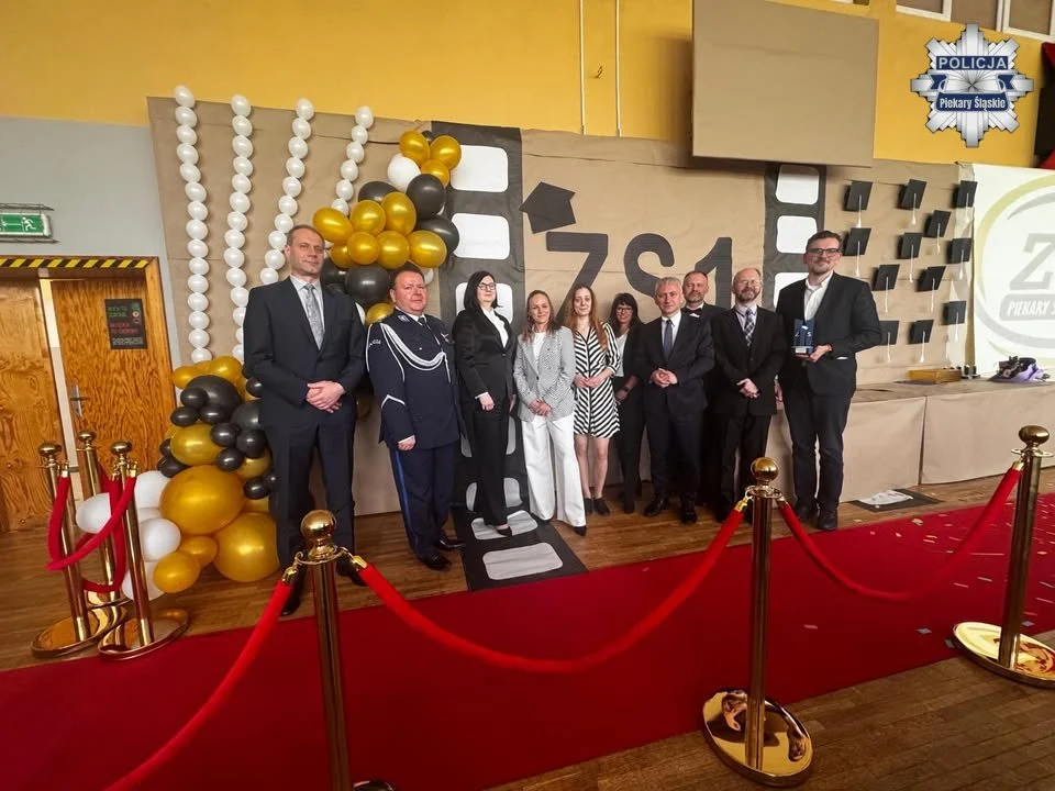 Klasy mundurowe zakończyły rok szkolny. Były życzenia i podziękowania