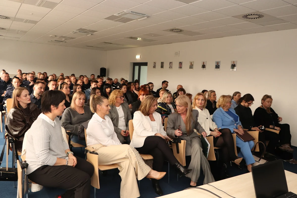 Bezpieczeństwo dzieci w Sosnowcu. Służby i instytucje usiadły do wspólnego stołu