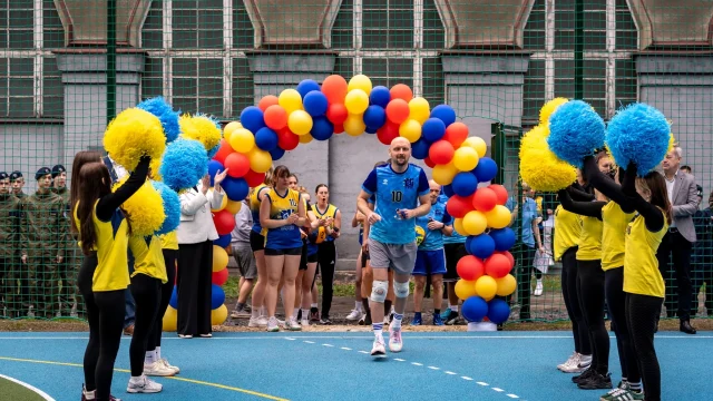 Zabrzanie zagłosowali, szkoła ma nowe boisko. Inwestycja przy Ekonomiku już otwarta