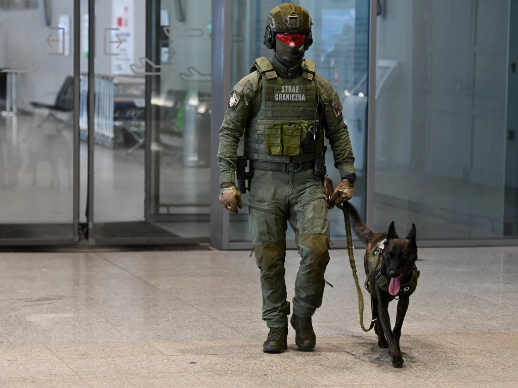 Żart o broni na lotnisku w Pyrzowicach. Podróżny nie poleciał do Mediolanu