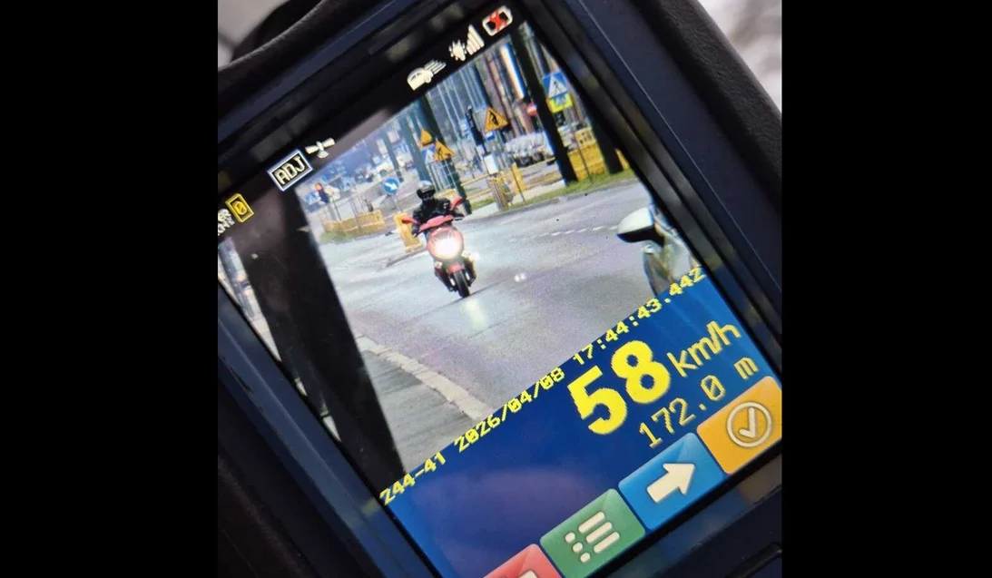 Policyjna kontrola w Świętochłowicach. Motorower po przeróbkach zatrzymany na ul. Chorzowskiej