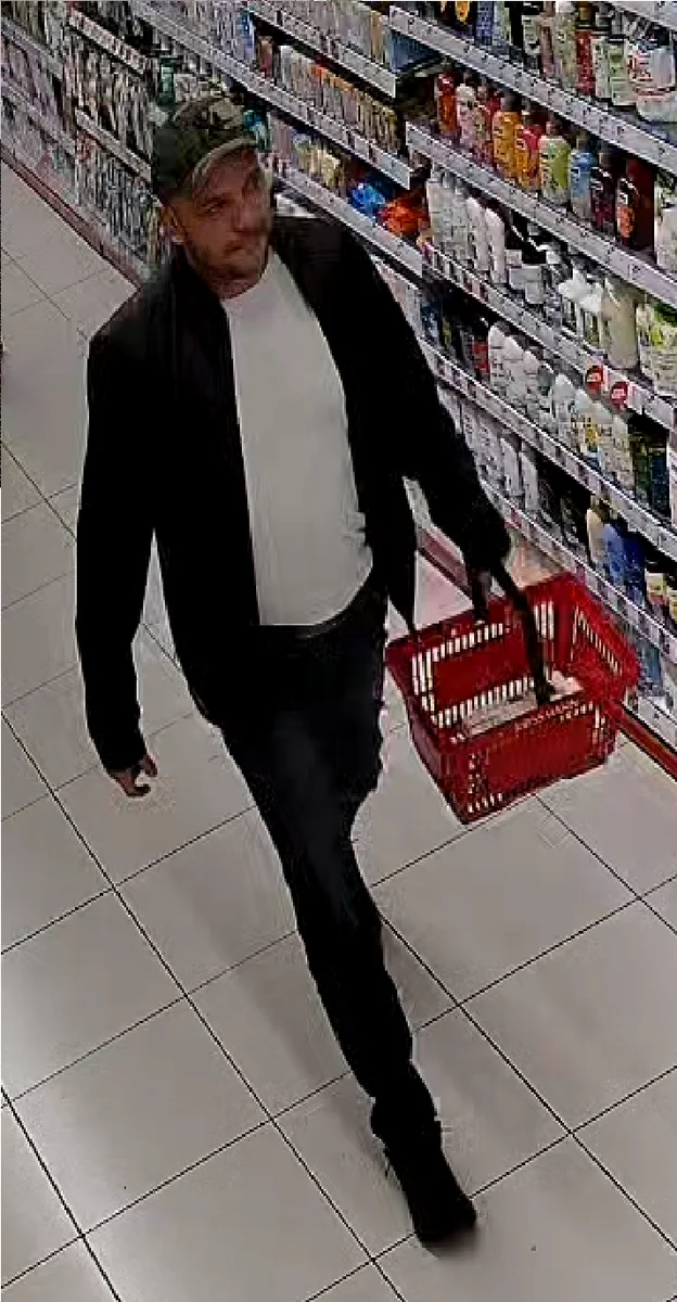 Kradzież w Zabrzu. Policja publikuje wizerunek osób ze zdjęć / fot. KMP Zabrze