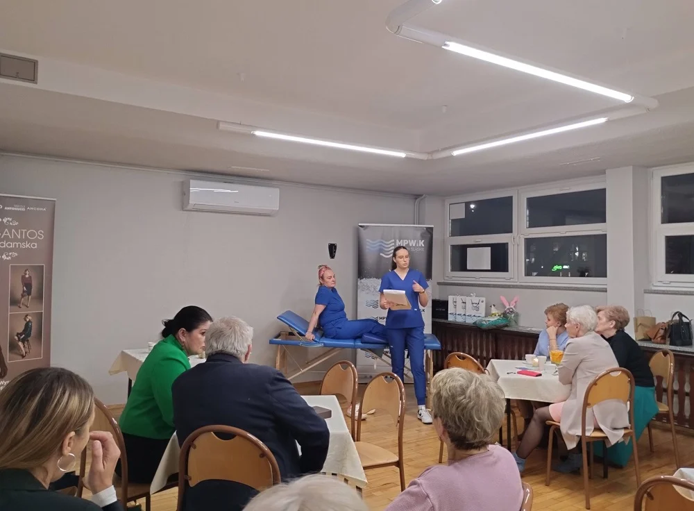 Świąteczny kiermasz i rehabilitacja – relacja z Piekarskiego Forum Kobiet