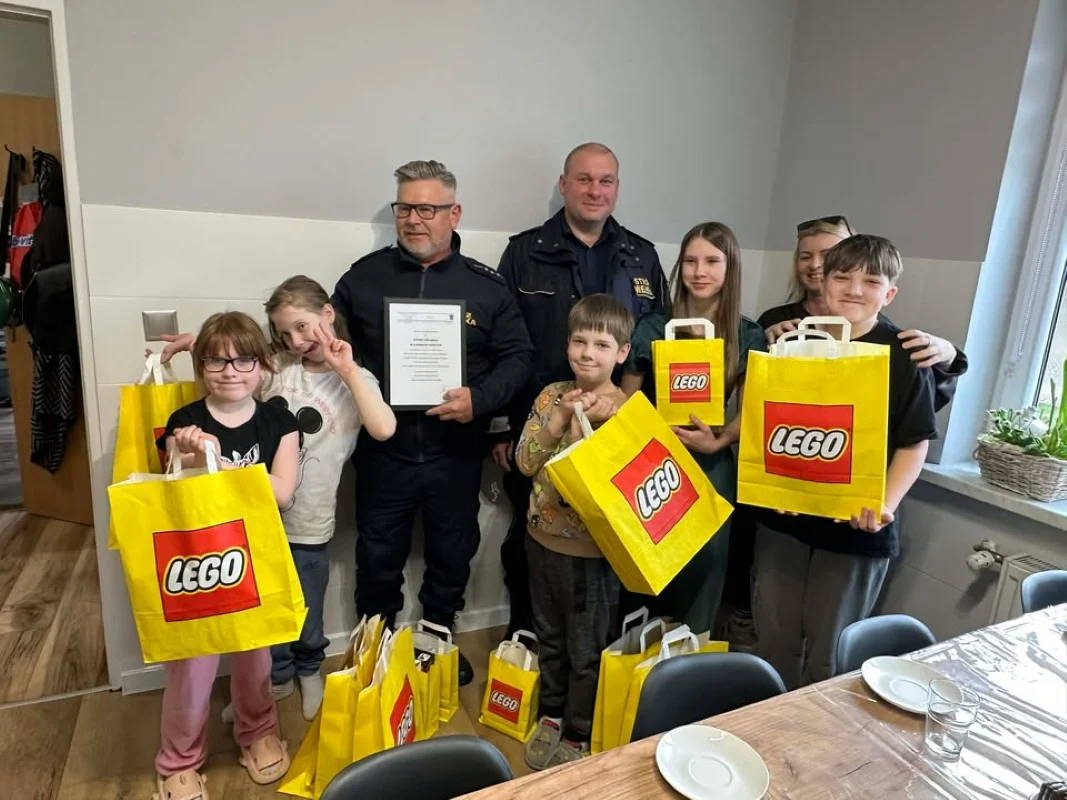 Straż Miejska z Łazisk Górnych zakończyła akcję pomocową. Prezenty przekazane dzieciom