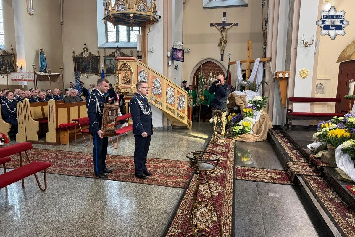 Marklowice upamiętniły policjantów zamordowanych w Katyniu. Odsłonięto tablicę