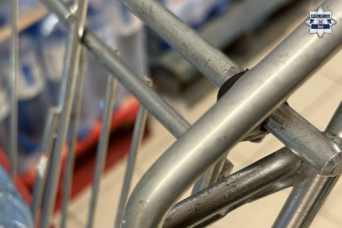 Uciekał między regałami w sklepie w Żorach. Poszukiwany 36-latek trafi do więzienia