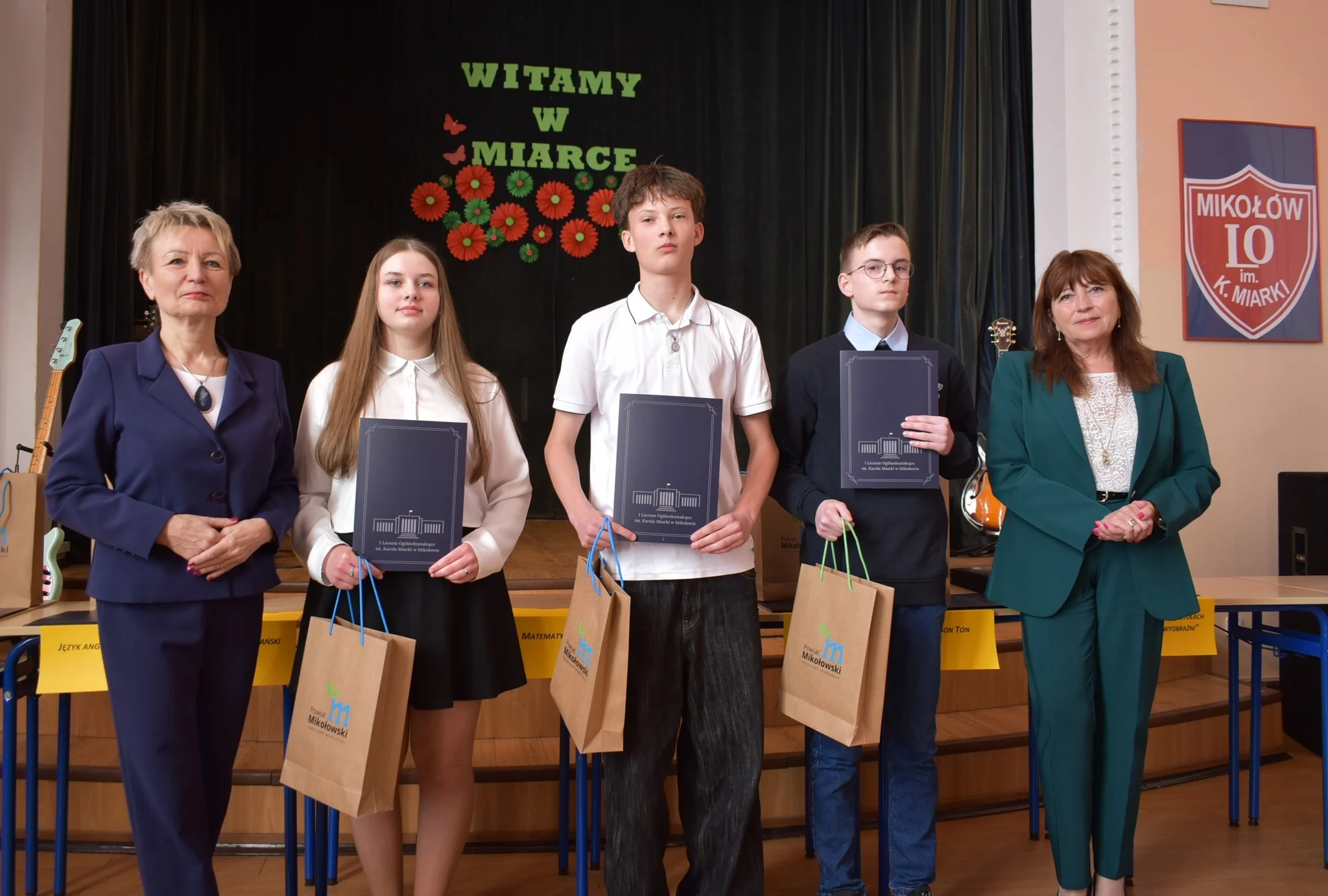 Mikołów nagrodził najzdolniejszych uczniów. Laureaci odebrali dyplomy i wyróżnienia / fot. Aktualności Powiatu Mikołowskiego