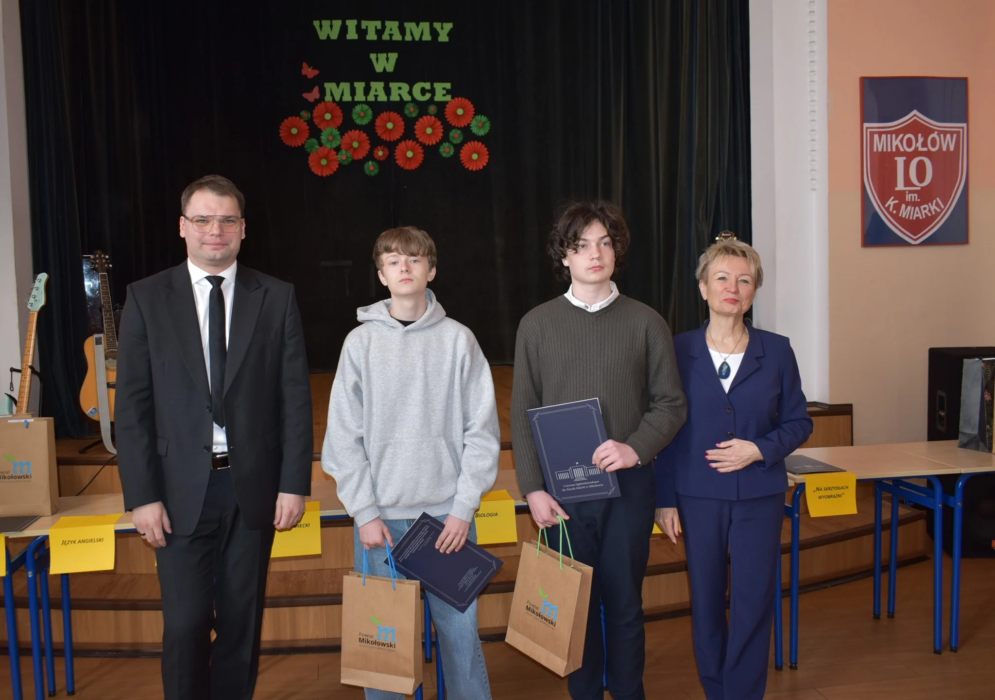 Mikołów nagrodził najzdolniejszych uczniów. Laureaci odebrali dyplomy i wyróżnienia / fot. Aktualności Powiatu Mikołowskiego