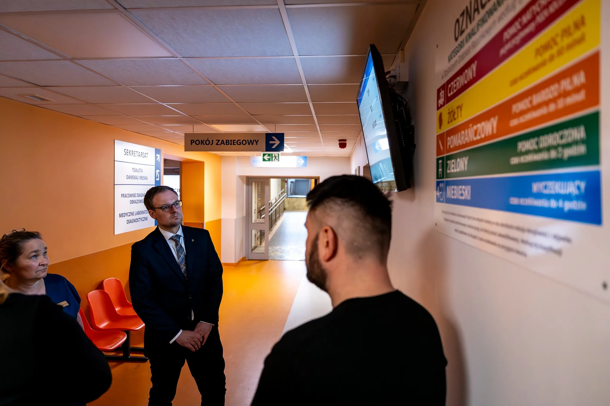 Opiekun pacjenta na SOR-ze w Zabrzu. Szpital zapowiada nowe rozwiązania / fot. Kamil Żbikowski FB