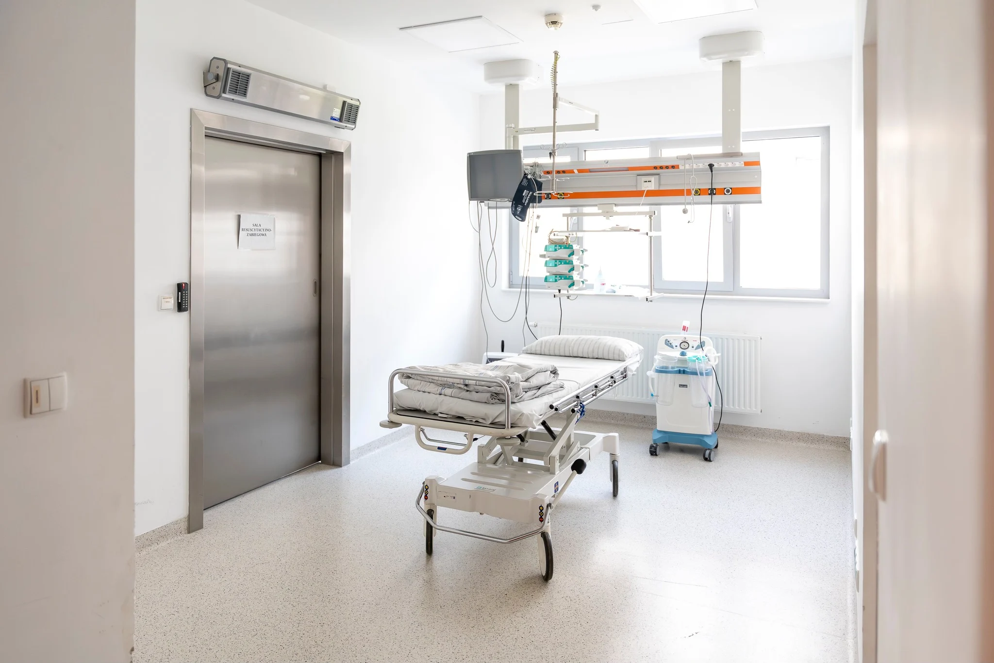 Opiekun pacjenta na SOR-ze w Zabrzu. Szpital zapowiada nowe rozwiązania / fot. Kamil Żbikowski FB