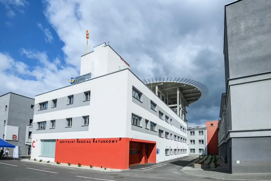 Opiekun pacjenta na SOR-ze w Zabrzu. Szpital zapowiada nowe rozwiązania / fot. Kamil Żbikowski FB