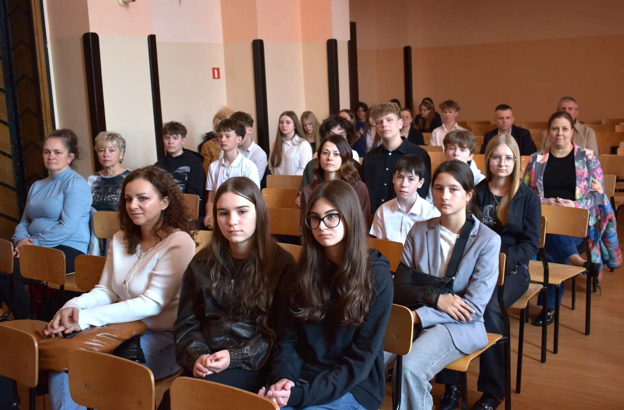 Mikołów nagrodził najzdolniejszych uczniów. Laureaci odebrali dyplomy i wyróżnienia / fot. Aktualności Powiatu Mikołowskiego