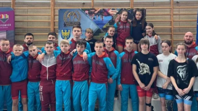 Młodziki i Młodziczki ZKS "Slavia" z medalami na Mistrzostwach Śląska w Zapasach!