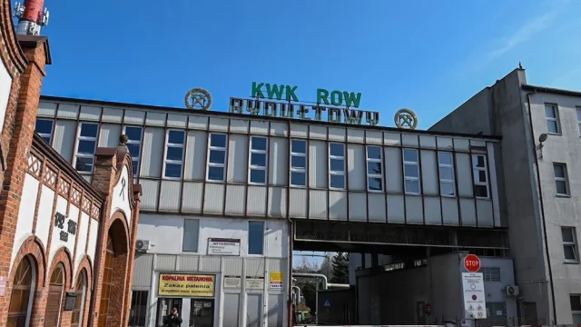 Wstrząs w kopalni Rydułtowy. 24 górników ewakuowano, 3 osoby poszkodowane