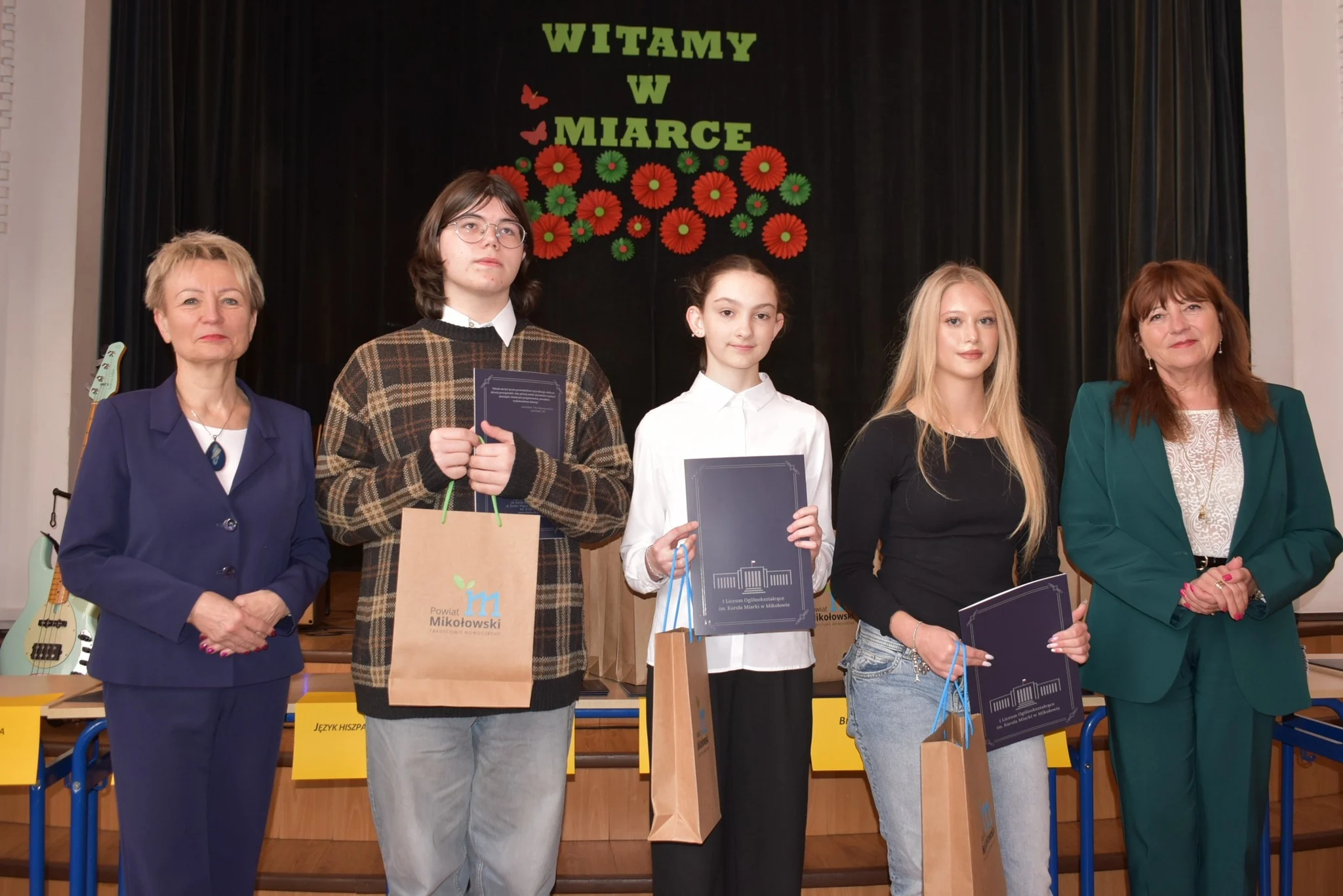 Mikołów nagrodził najzdolniejszych uczniów. Laureaci odebrali dyplomy i wyróżnienia / fot. Aktualności Powiatu Mikołowskiego