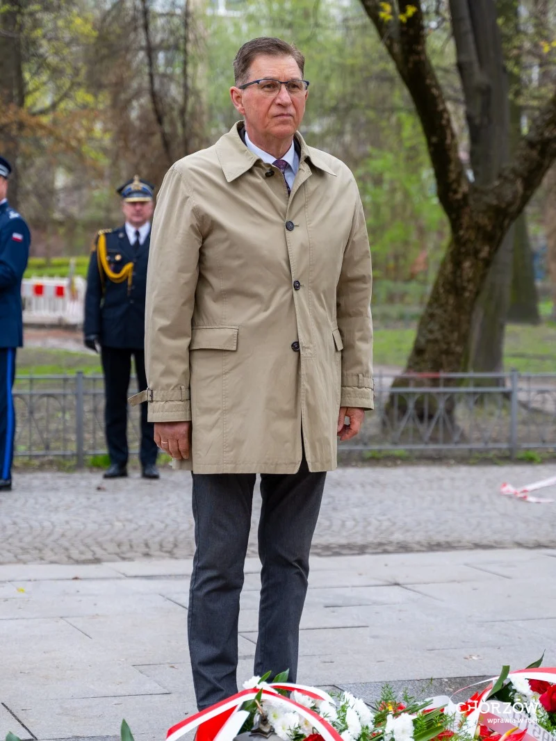 Chorzów upamiętnił Ofiary Zbrodni Katyńskiej. Złożono kwiaty w Parku Hutniczym / fot. UM Chorzów FB