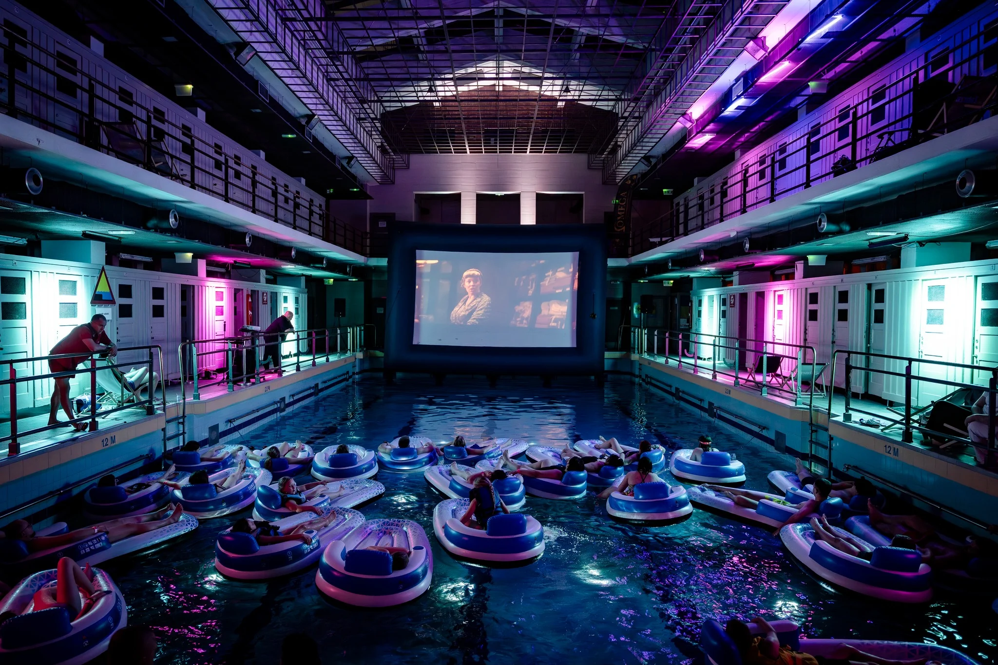 Zabrze oglądało film prosto z wody. Aqua Kino w Aquariusie zrobiło wrażenie