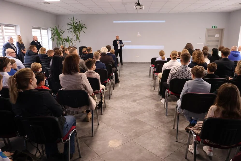 671173215_122207807120329281_2948192727756763964_n