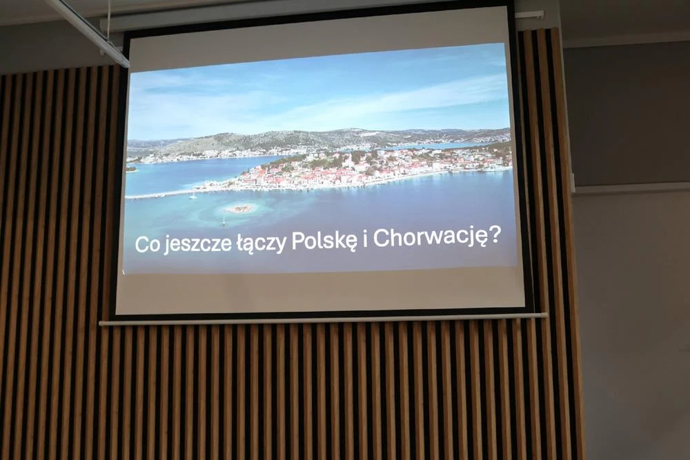 671408585_1377441561083936_8153339621690423365_n