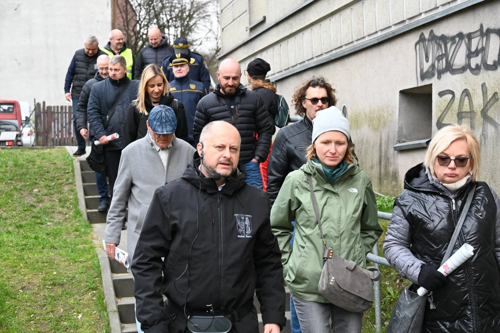Michał Pierończyk spotkał się z mieszkańcami Wirku – remonty, śmietniki i decyzja ws. biblioteki