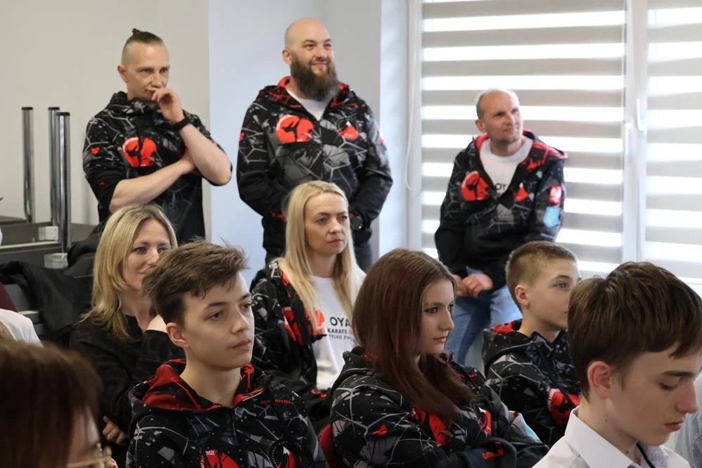 671746780_122207804642329281_6588776445673549075_n