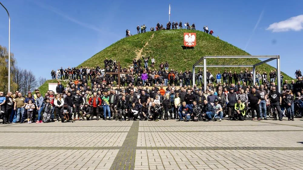 Setki motocykli ruszyły pod Kopiec. MotoStart znów połączył pasję i pomoc