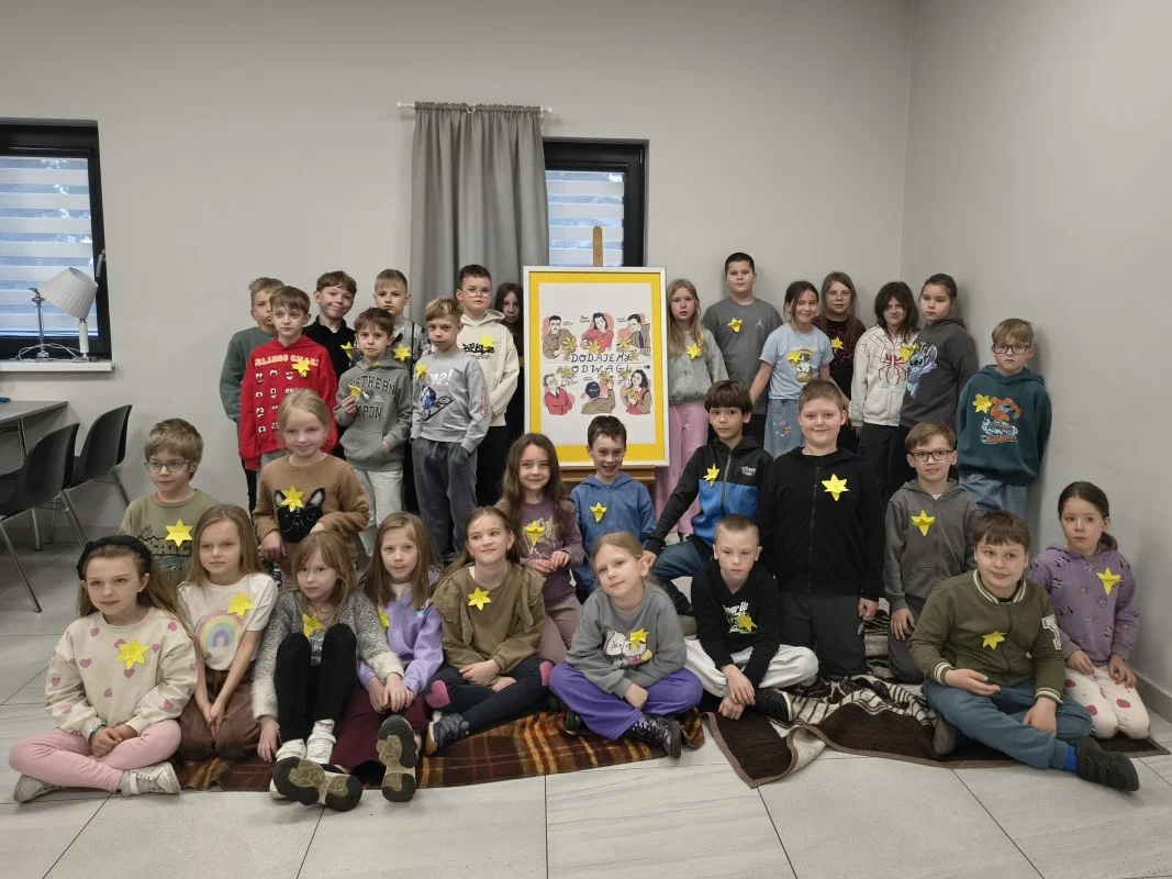 Łaziska Górne pamiętają. Uczniowie SP nr 5 wzięli udział w Akcji Żonkile