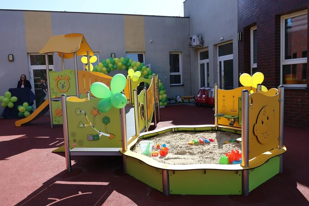 Nowy plac zabaw przy żłobku w Orzeszu już otwarty