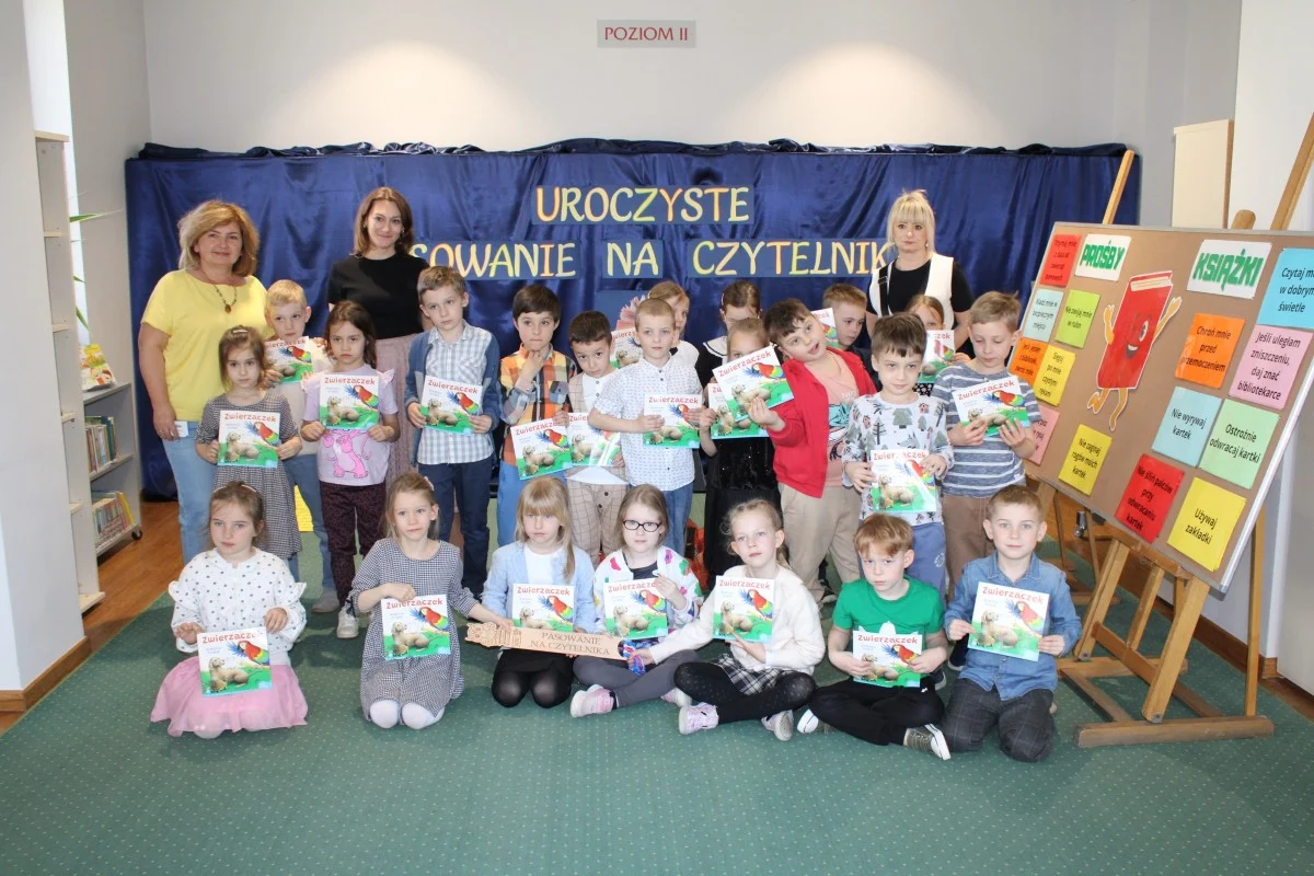 Przedszkolaki zostały Czytelnikami łaziskiej biblioteki. Była kosmiczna podróż i przysięga