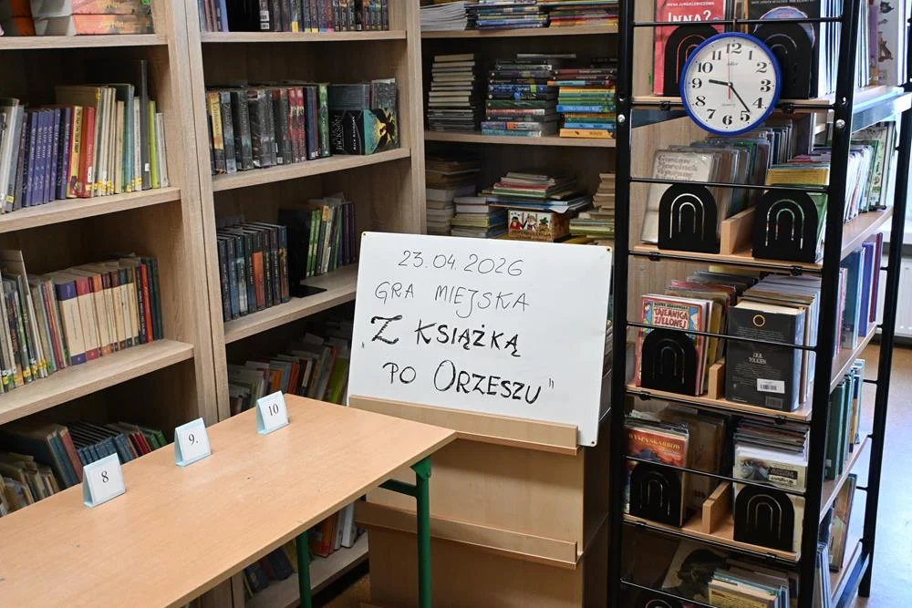 „Z książką przez Orzesze”. Szkolne drużyny rywalizowały w grze miejskiej