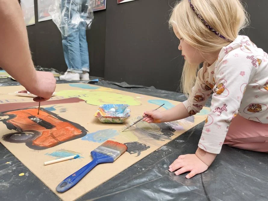 Kolory, emocje i historia miasta - tak wyglądały rodzinne warsztaty w muzeum