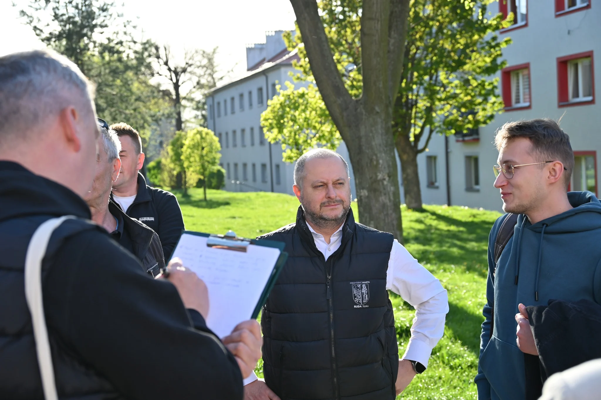 Prezydent spotkał się z mieszkańcami Kochłowic. Padły pytania o odpady, drogi i zamknięte przejście