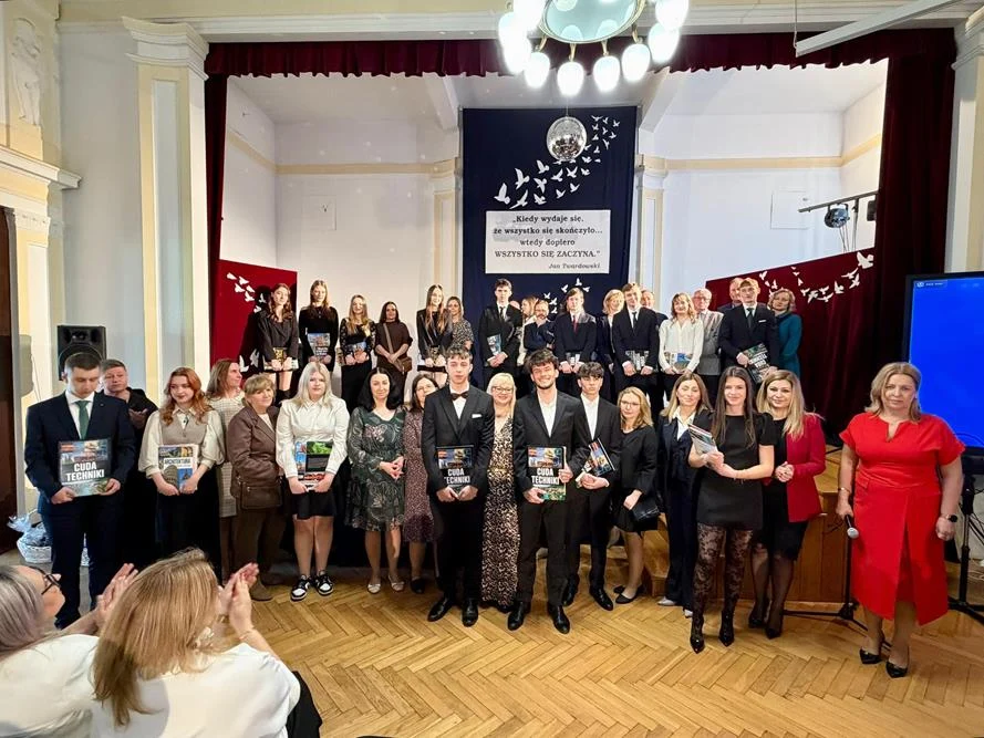 Maturzyści z Mysłowic zakończyli rok szkolny. Teraz czas na egzamin dojrzałości