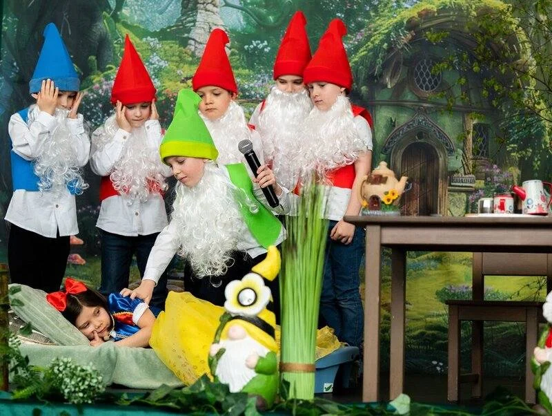 45 lat przedszkola w Rogoźnej. Od teraz to oficjalnie „Bajkowa Ósemka”