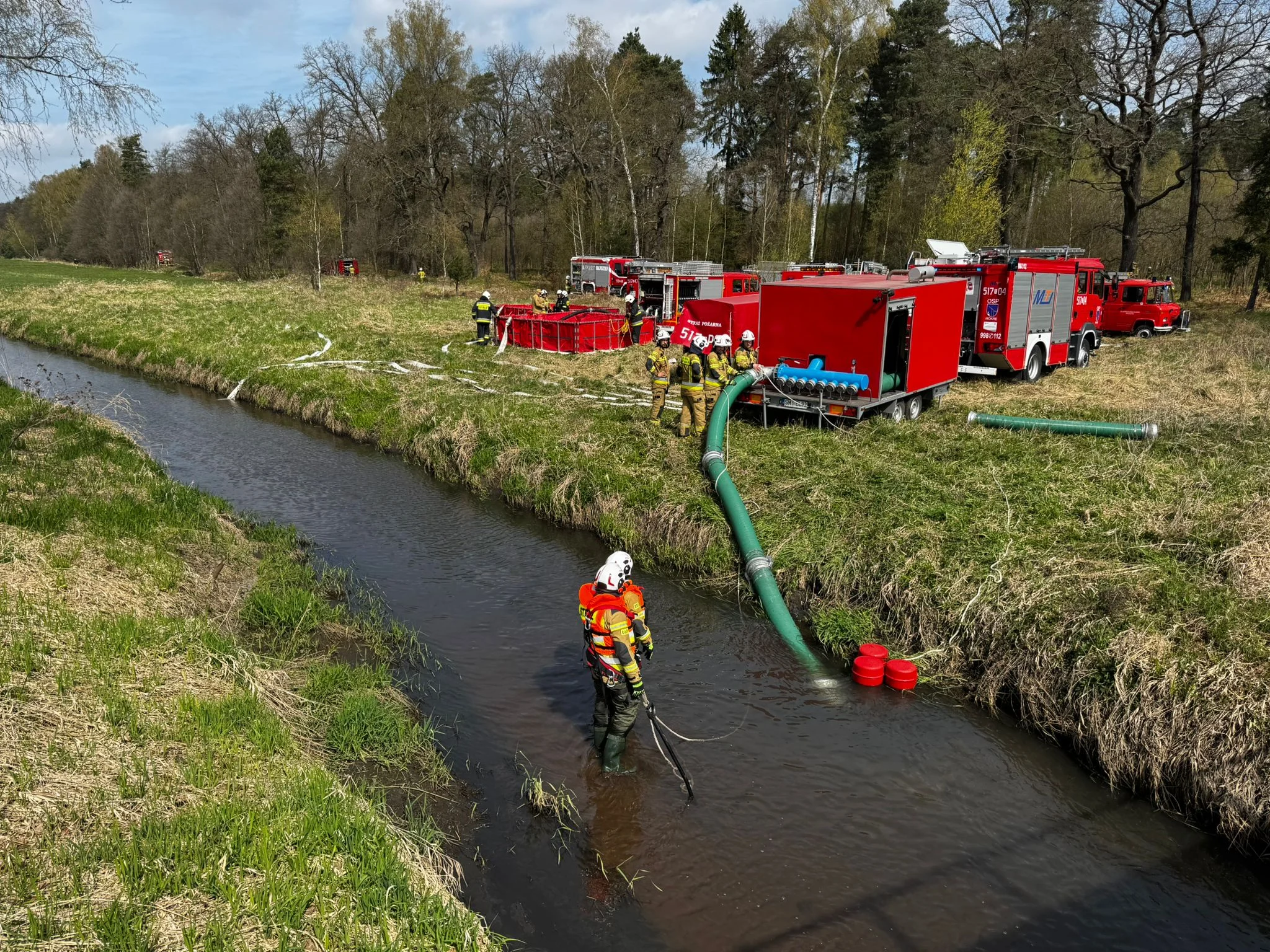 Ćwiczenia „LAS 2026” w Gostyni. Strażacy trenowali pożar lasu
