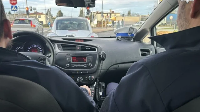 Awantura w mieszkaniu na oczach dzieci. Mężczyzna usłyszał zarzut rozboju