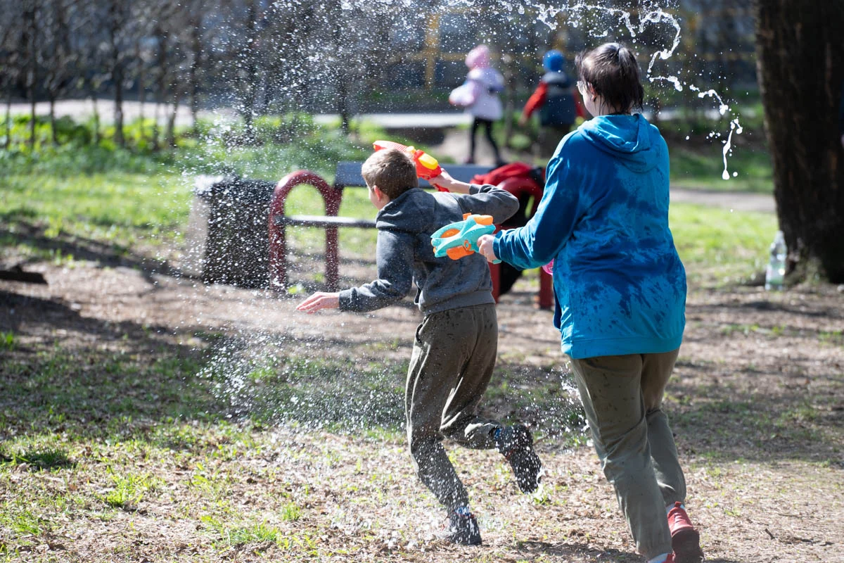 Śmigus-Dyngus w Chorzowie 2026. Tak mieszkańcy świętowali lany poniedziałek