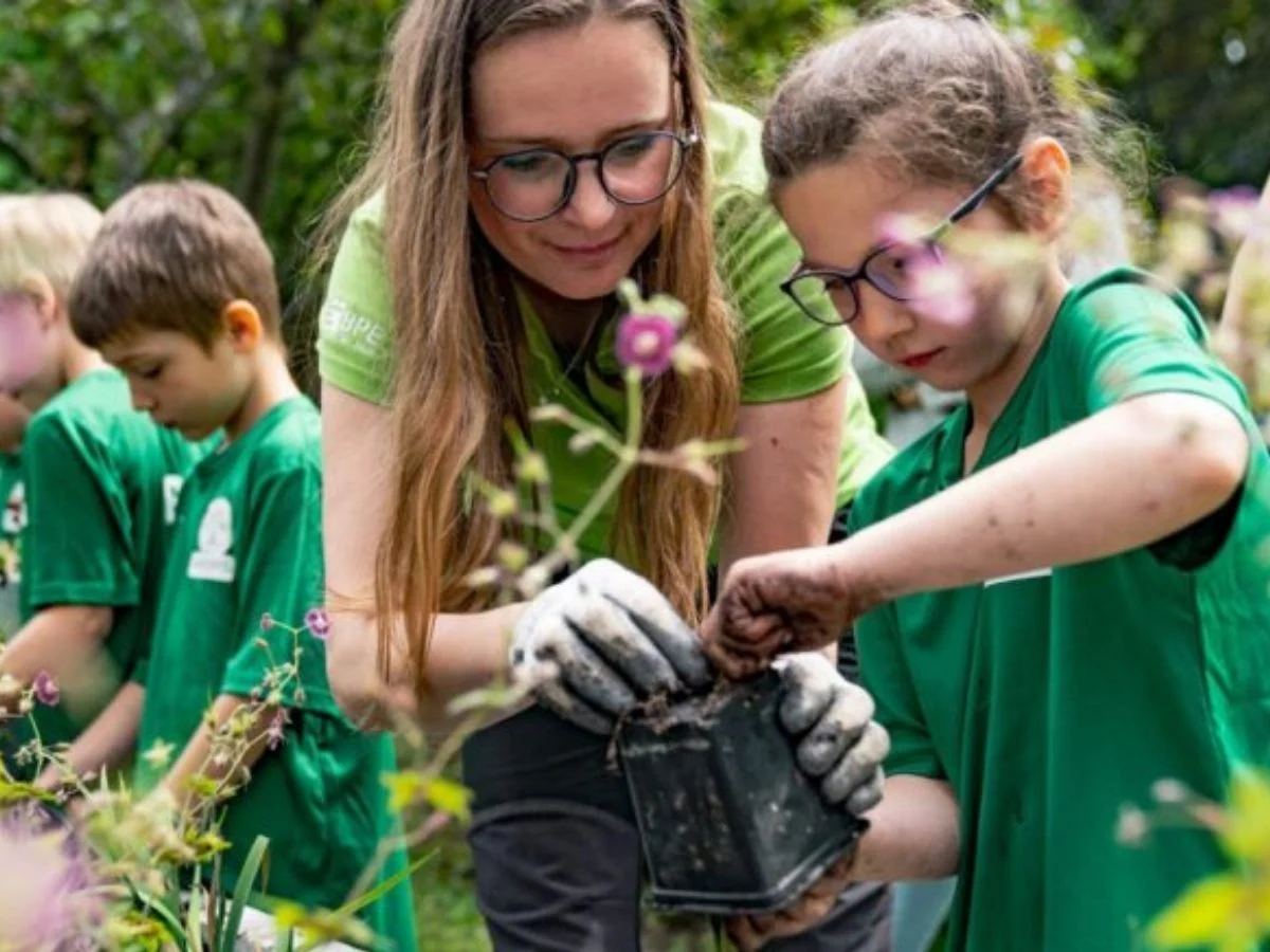 Ruszyły warsztaty Ogrodów Deszczowych GZM. To sposób na suszę i podtopienia