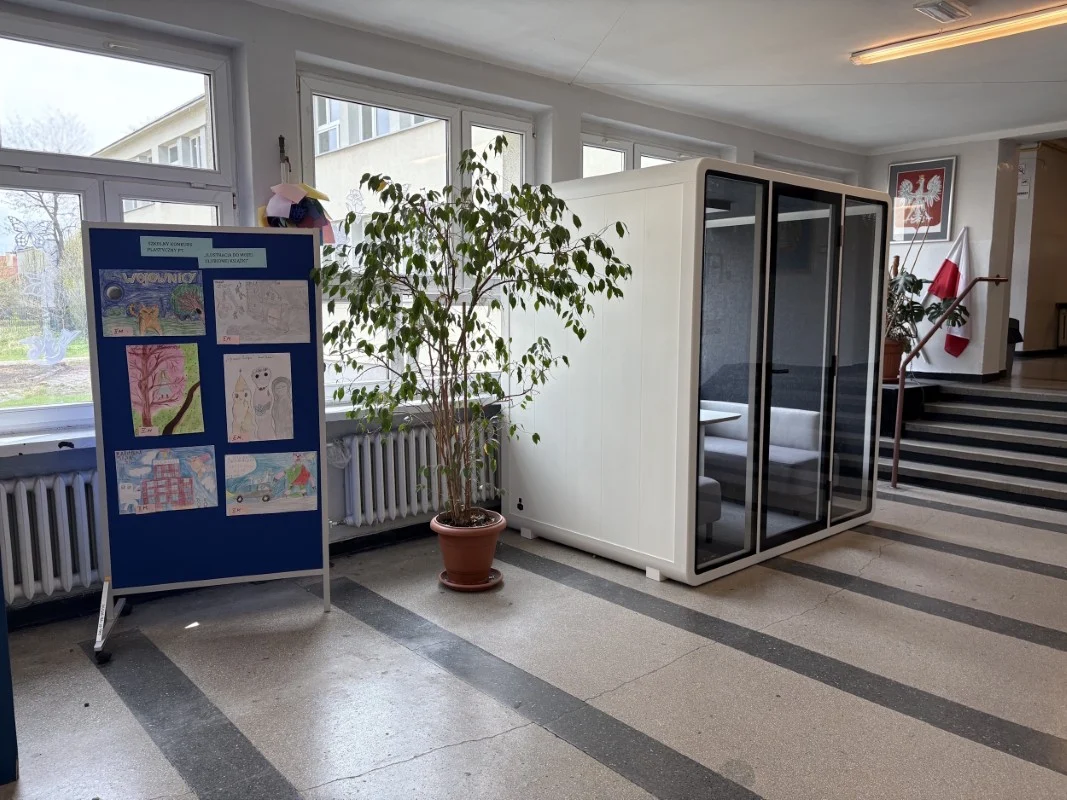 Miasto Gliwice ufundowało kabinę akustyczną dla kolejnej szkoły